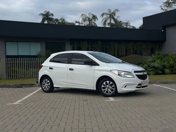 CHEVROLET ONIX 1.0 MPFI JOY 8V FLEX 4P MANUAL CHEVROLET ONIX 1.0 MPFI JOY 8V FLEX 4P MANUAL